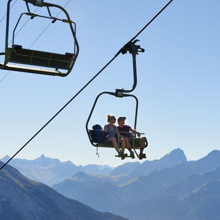 wandern-scalottas-bergbahn-sommer.jpg